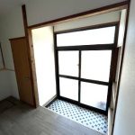 (玄関)